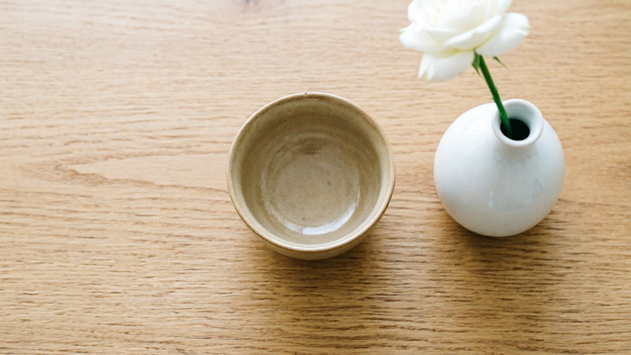 Tearoom roles — tokonoma focus and host bowl